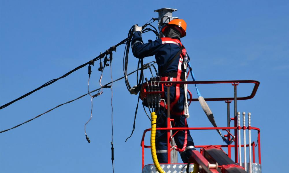 electrician repairing wires