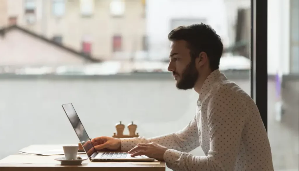 man working laptop pic